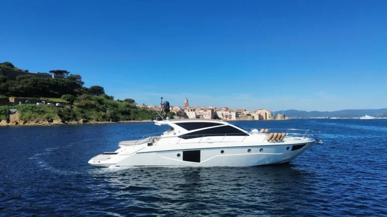 cranchi 60 devant st tropez